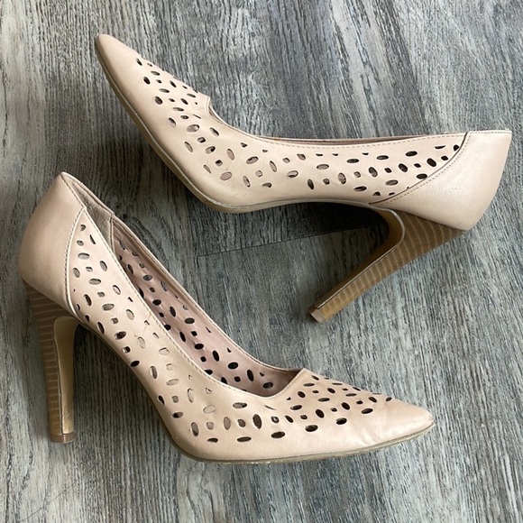 Restricted Nude Heels, size 8.5 - Picture 1 of 8
